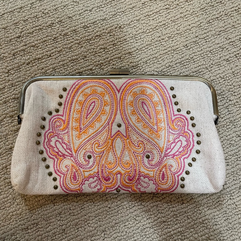 Jessica Simpson clutch